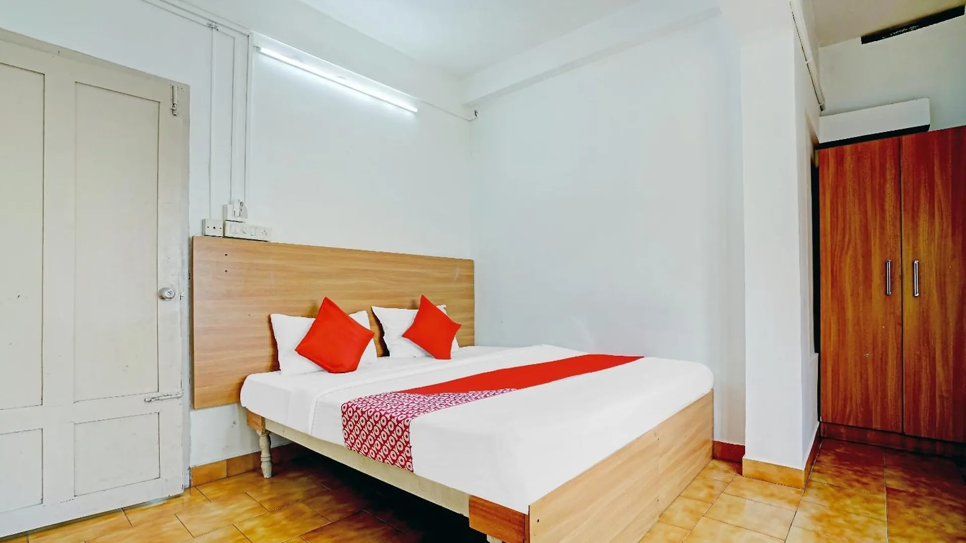 Hotel O The Viceroy Residency Kochi 3*,