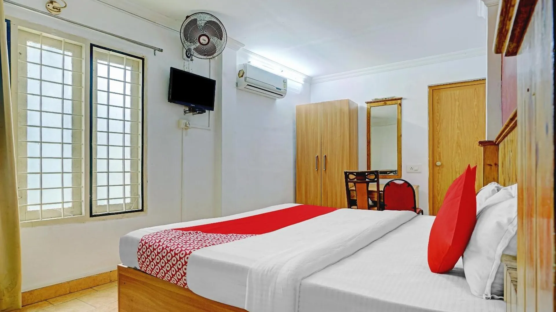 Hotel O The Viceroy Residency Kochi 3*,  India